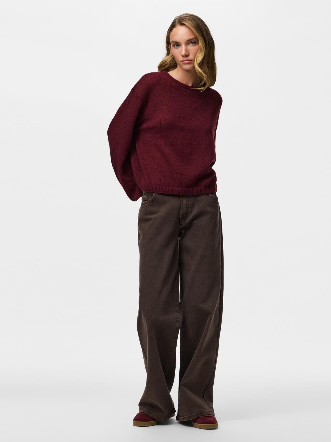 model_shot-front_full